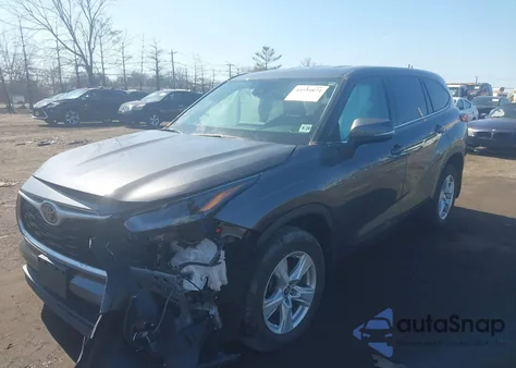 2021 Toyota Highlander Le z USA, uszkodzony, nr VIN 5TDBZRBH6MS553583